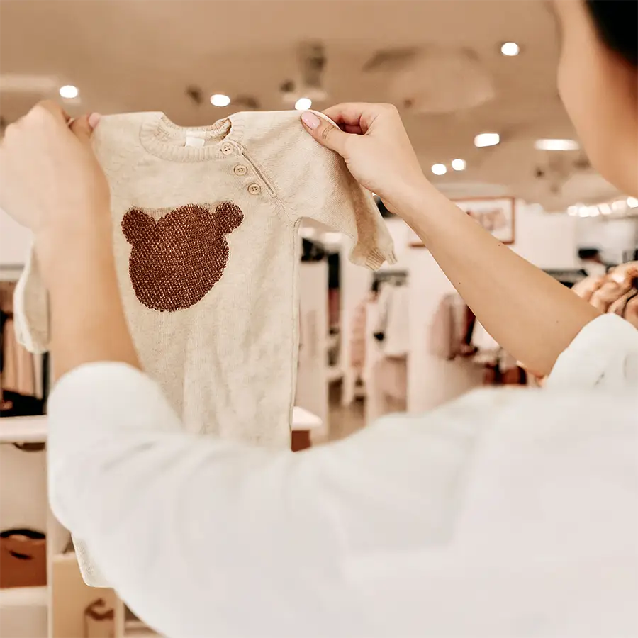 Einkaufsszene: Babyshopping im Store von ABC Design
